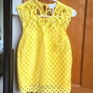 Adorable yellow blouse